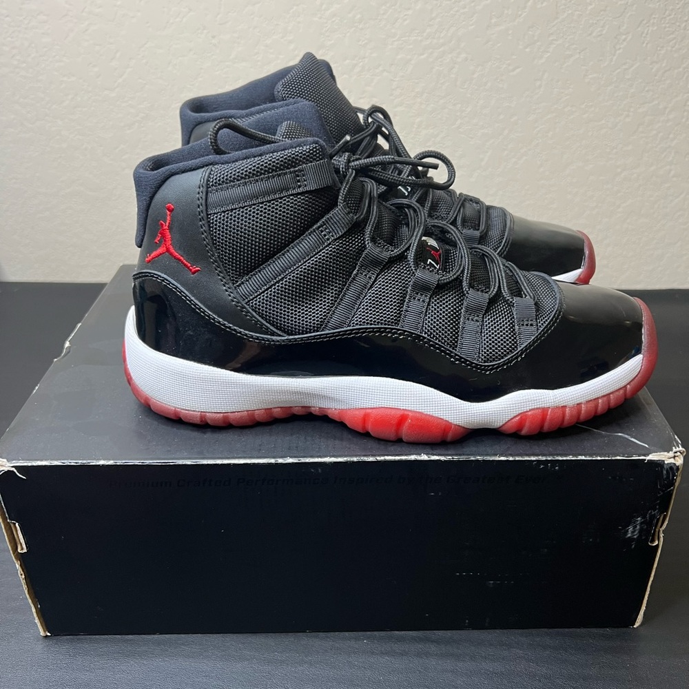 Retro Jordan 11 Playoffs Bred (2012)
